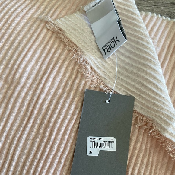 Soft, long and wide scarf/shall - Picture 2 of 2